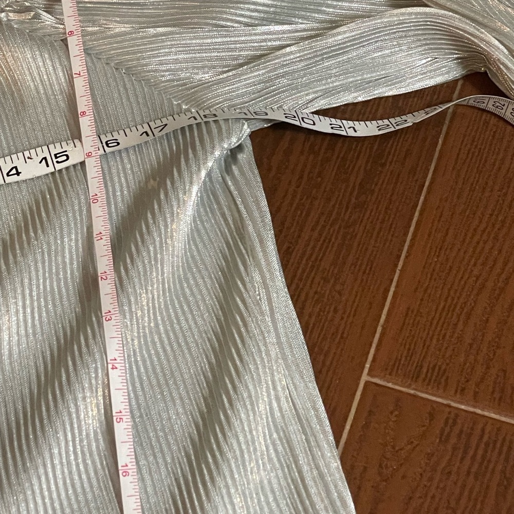 Anthropologie Lulumari shimmer silver elastic on off shoulder pleat blouse sz LG - Picture 11 of 15
